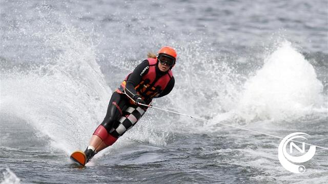 F1 waterski dames : glansrijke overwinning voor Vicky Leysen uit Herenthout 