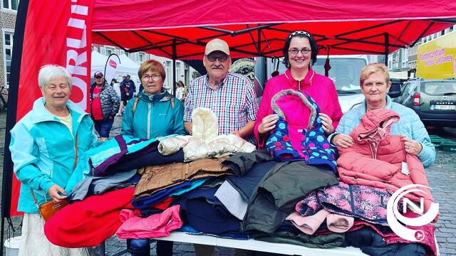 Vooruit Herentals verzamelt méér dan 100 winterjassen op vrijdagmarkt