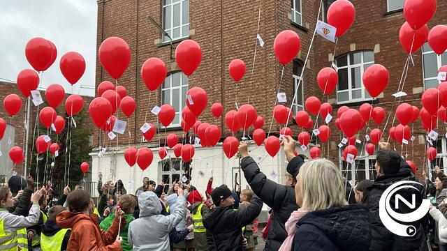 100-en Rode Ballonnen voor Gouden Wilfred (13)