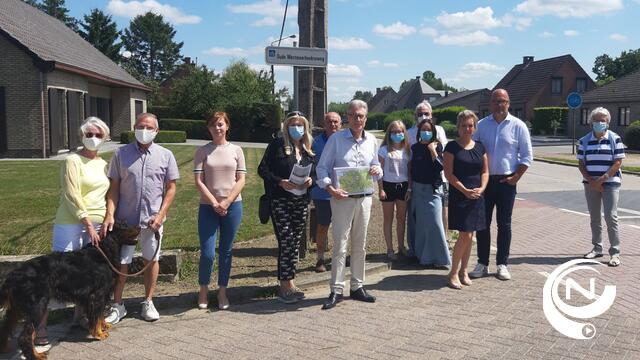 600 handtekeningen tegen omgevingsvergunning  5 windturbines  grens Hulshout-Heultje