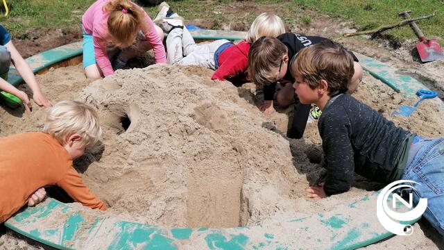 Kleuters freinetschool De Vlindertuin regelen zelf nieuwe zandbak