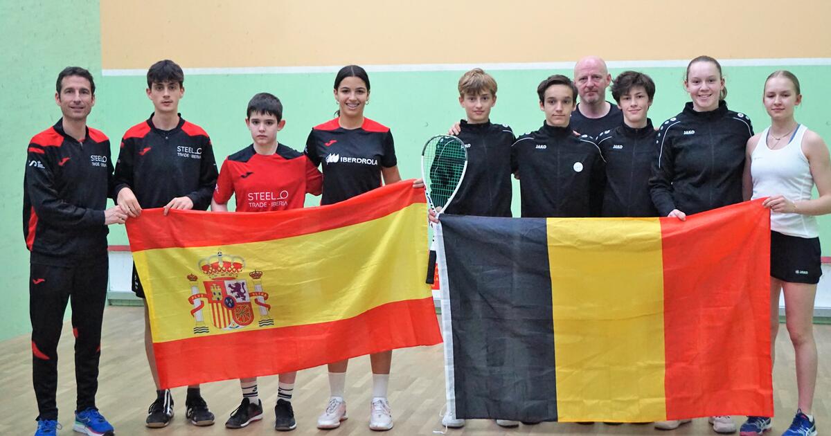 Squash Geel in Praag
