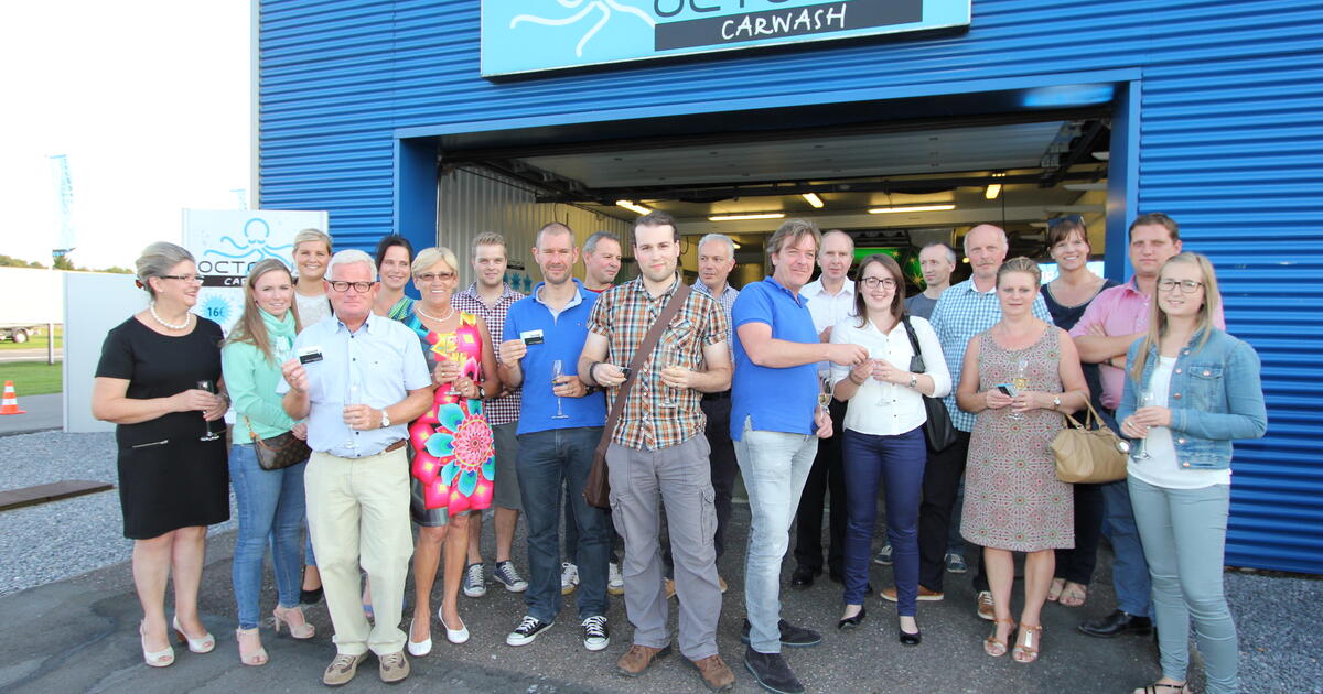 Opening carwash Otopus in 2014 aan Hemeldonk