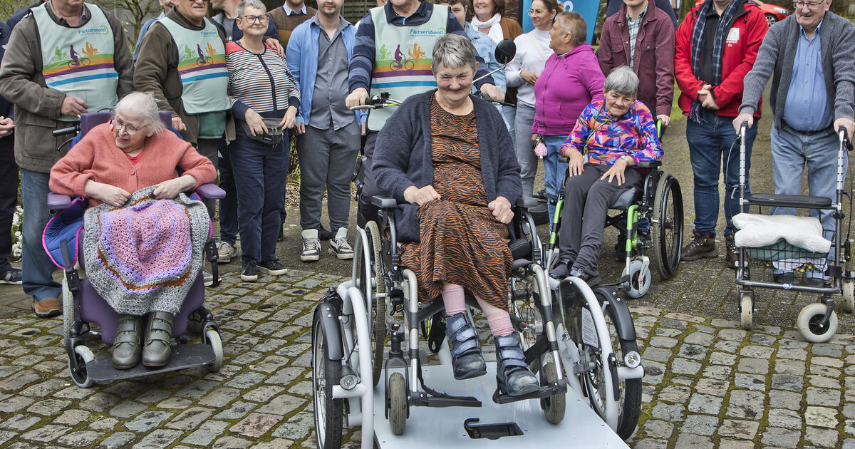 WZC De Troon : rolstoelplateaufiets