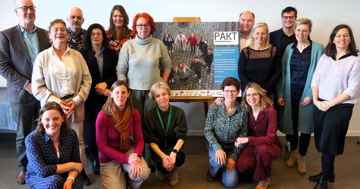 PAKT