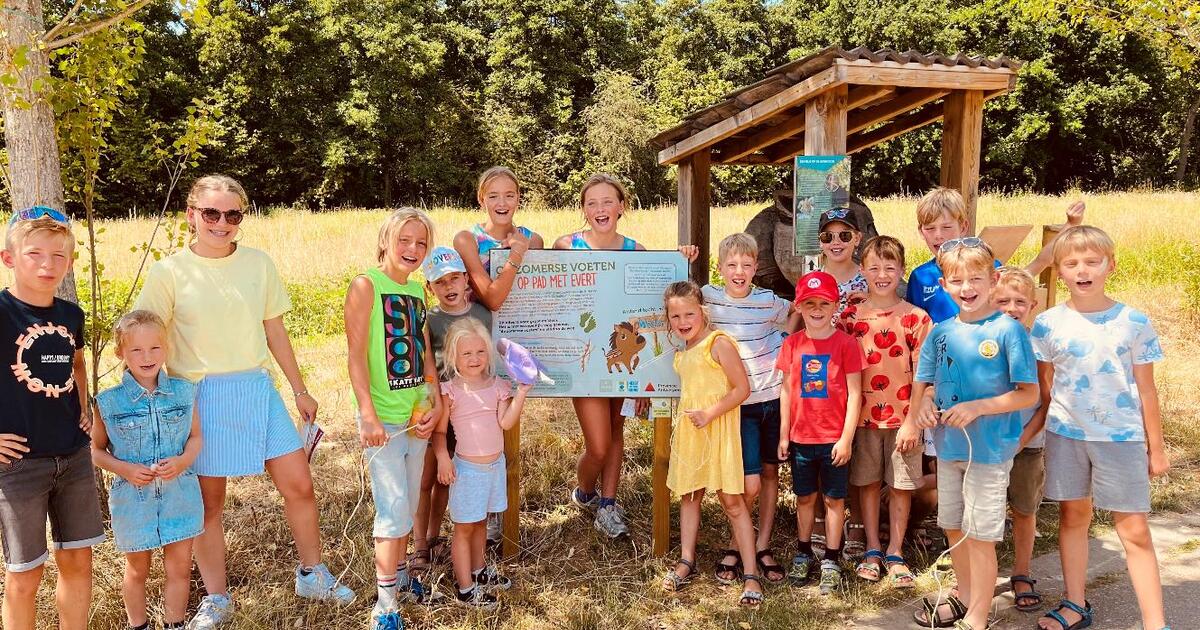De eerste enthousiastelingen testen de zoektocht in De Averegten uit © Provincie Antwerpen