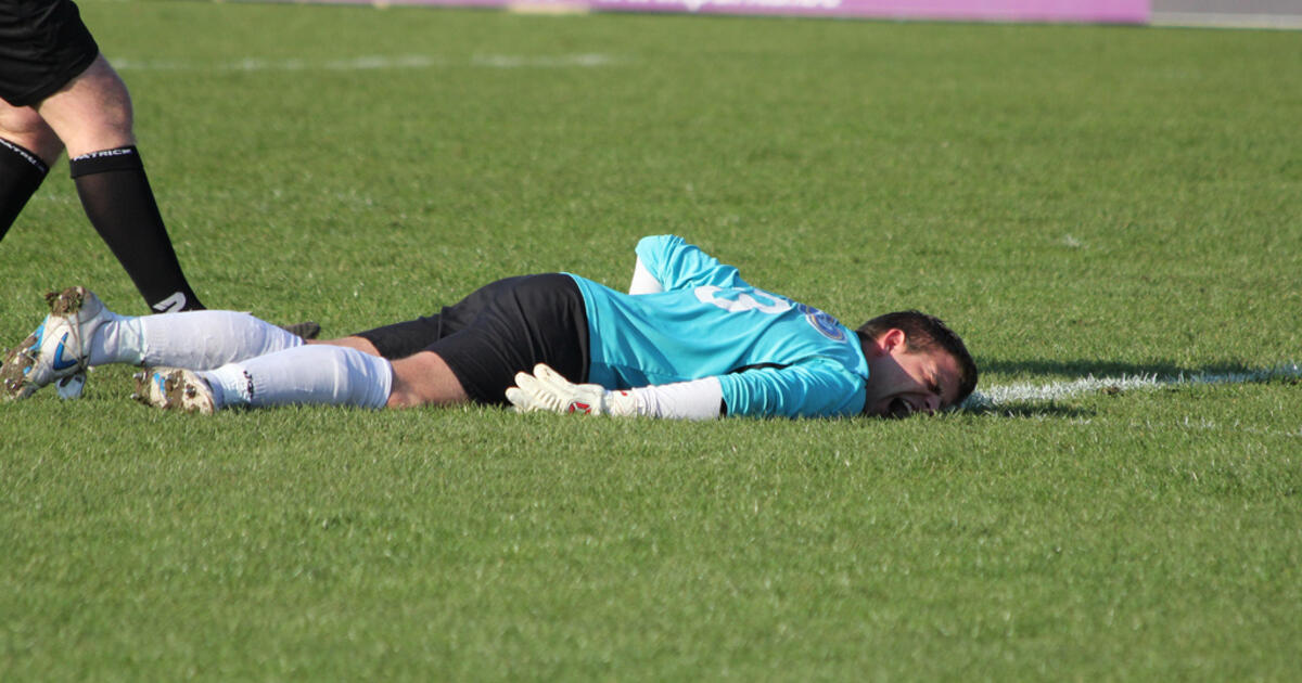 Doelman out